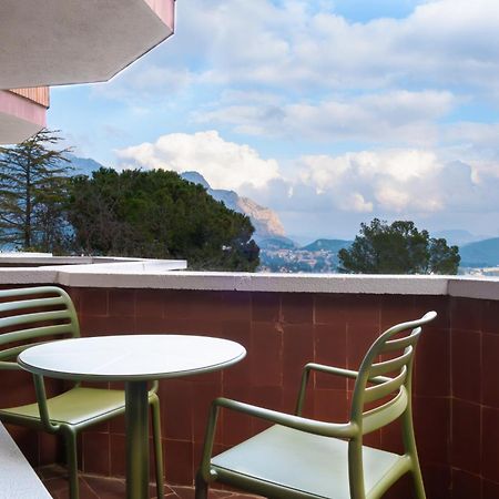 Checkin Montserrat Collbató Εξωτερικό φωτογραφία