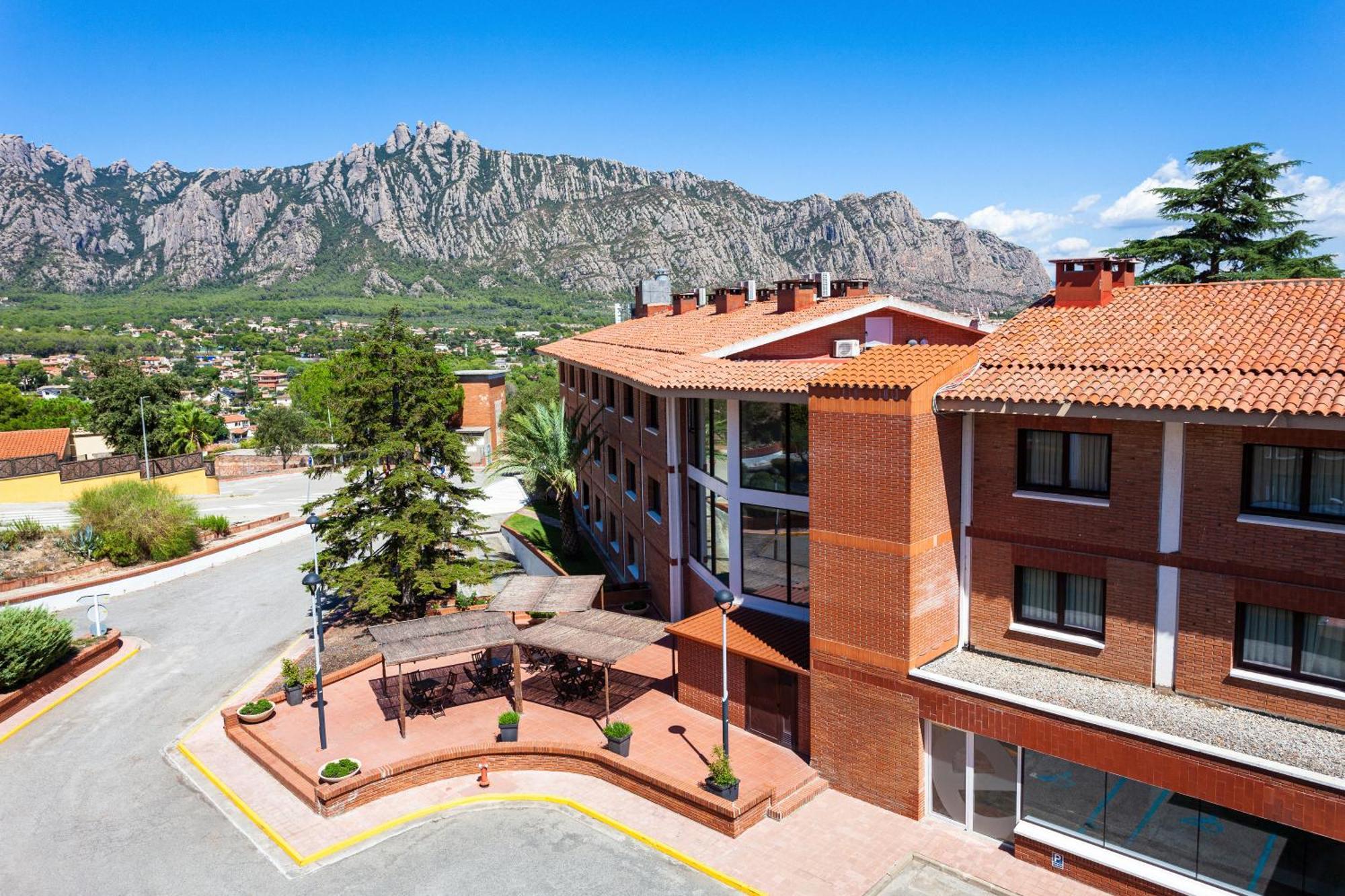 Checkin Montserrat Collbató Εξωτερικό φωτογραφία